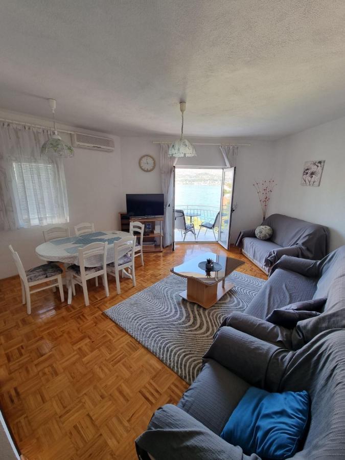 Apartment Matej Trogir Bagian luar foto