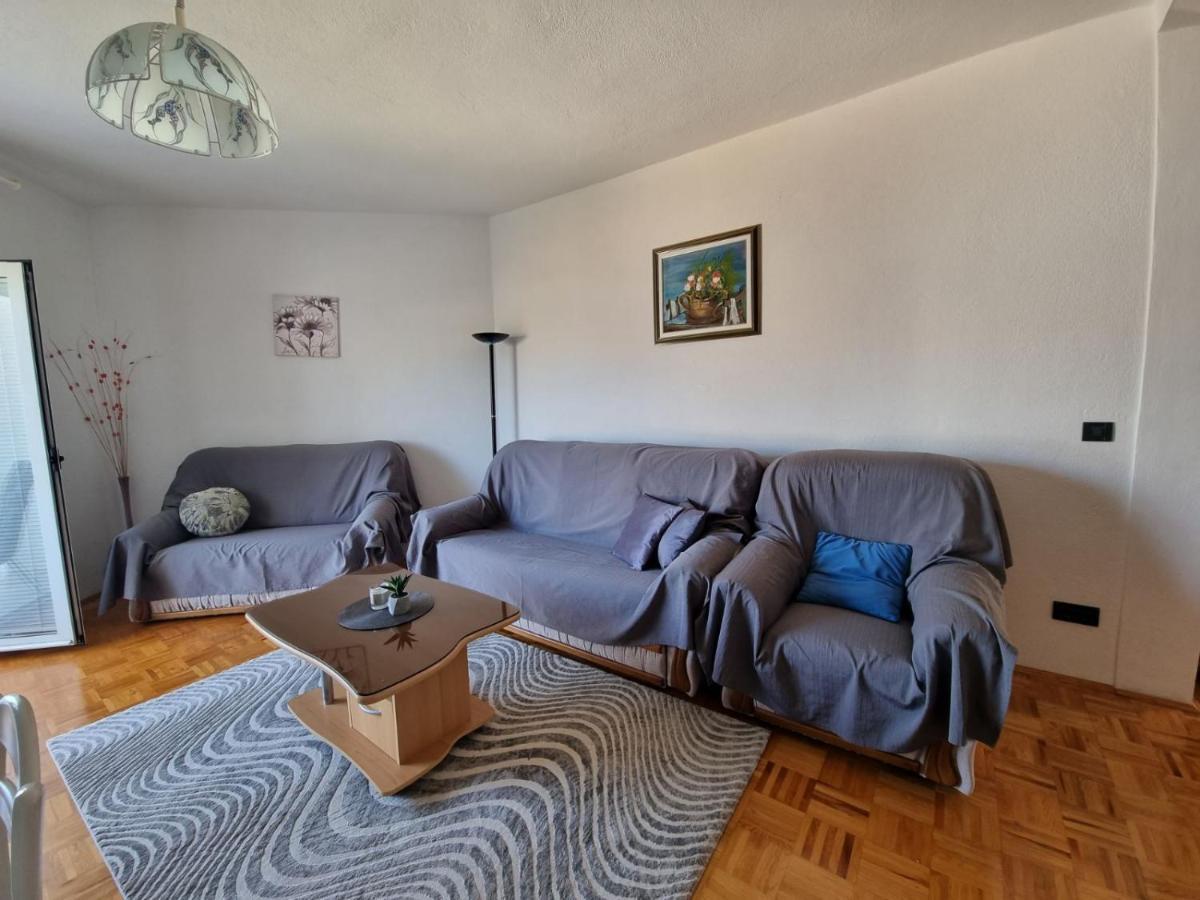 Apartment Matej Trogir Bagian luar foto
