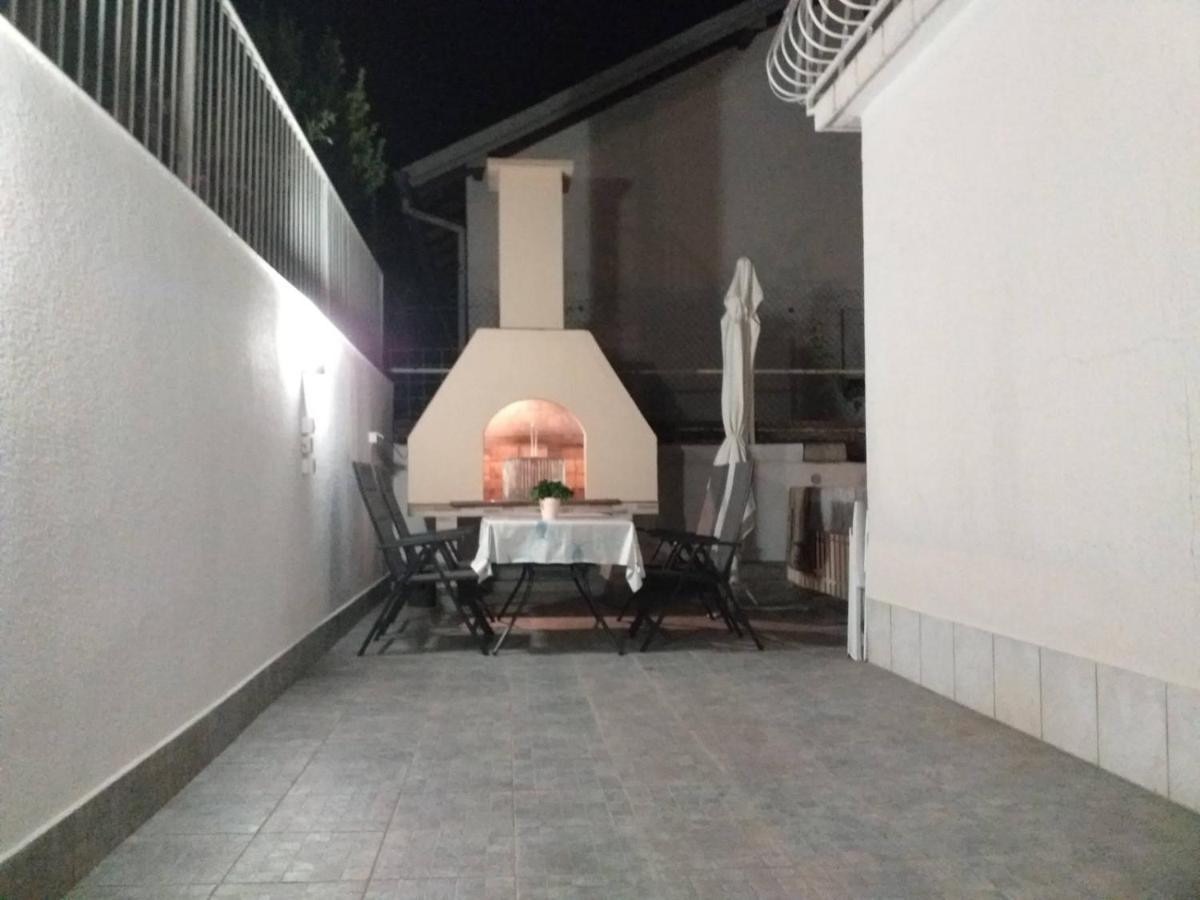 Apartment Matej Trogir Bagian luar foto