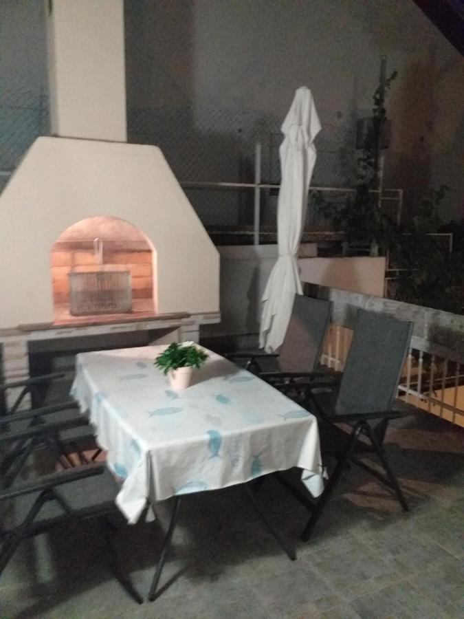 Apartment Matej Trogir Bagian luar foto